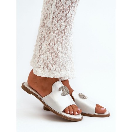 Clacquettes model 198612 Step in style