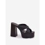 Clacquettes model 211957 Step in style