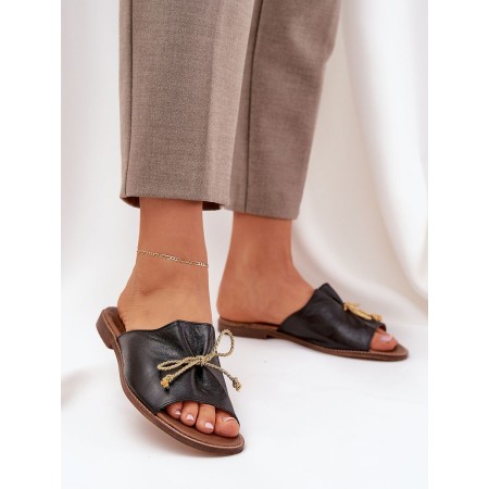 Clacquettes model 211971 Step in style